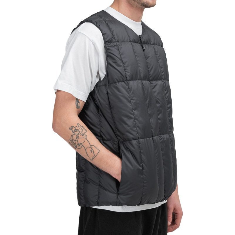 snow peak recycled middle down vest schwarz 164011